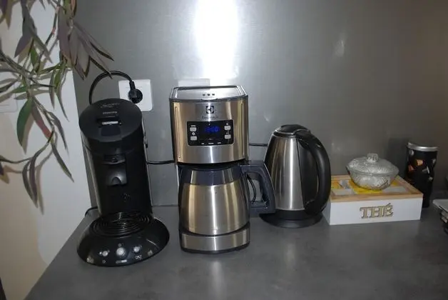 Tek Büyük Yataklı Oda, Avlu