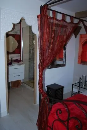 Tek Büyük Yataklı Oda, Bahçeli