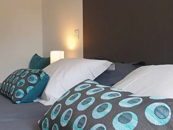 Tek Büyük veya İki Ayrı Yataklı Oda, Engellilere Uygun, Bahçe Manzaralı (COQ - RDC - PMR)