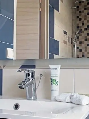 Tek Büyük Yataklı Oda, Özel Banyo, Avlu Manzaralı (Cochon Etage)