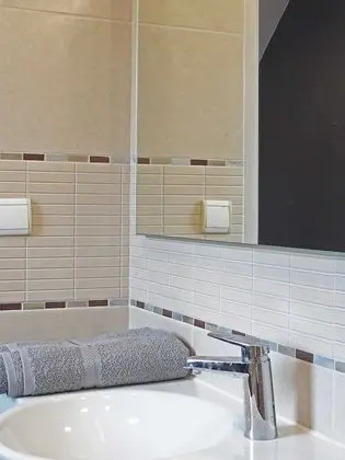 Tek Büyük Yataklı Oda, Özel Banyo, Bahçe Manzaralı (Vache, baignoire, étage)