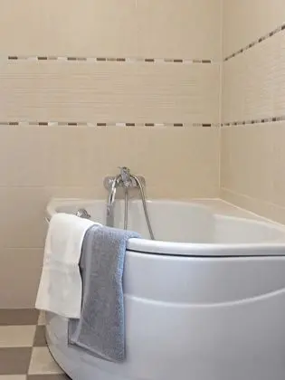 Tek Büyük Yataklı Oda, Özel Banyo, Bahçe Manzaralı (Vache, baignoire, étage)