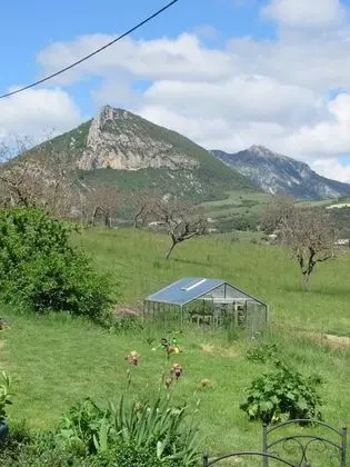 Üç Kişilik Oda, Dağ Manzaralı