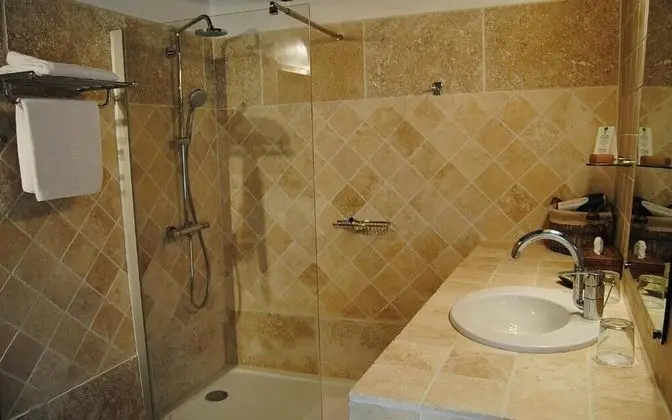 Superior Tek Büyük veya İki Ayrı Yataklı Oda