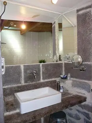 Tek Büyük Yataklı Oda (Le Coq)