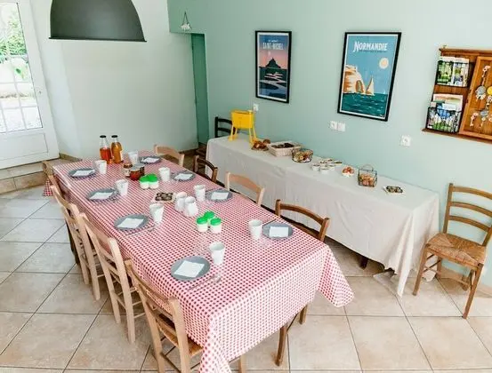 Standard Dört Kişilik Oda, Banyolu/Duşlu, Bahçe Manzaralı (1)