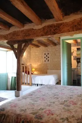 Family Üç Kişilik Oda (Four A Pain)