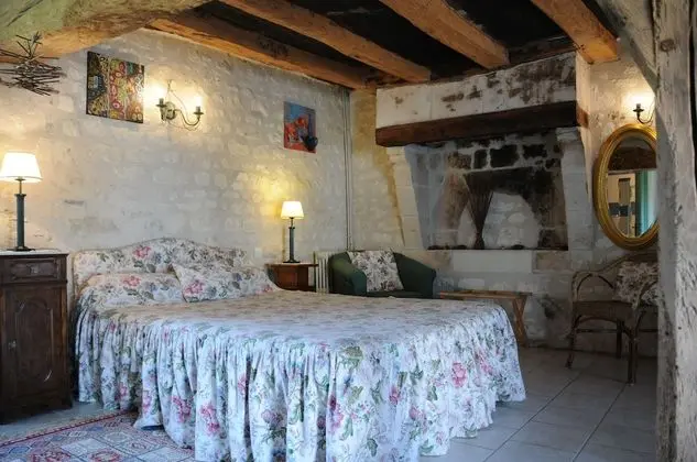 Family Üç Kişilik Oda (Four A Pain)