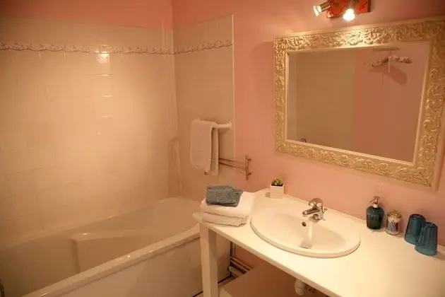 Comfort Tek Büyük Yataklı Oda (Eléonore)