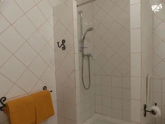 Comfort Tek Büyük veya İki Ayrı Yataklı Oda