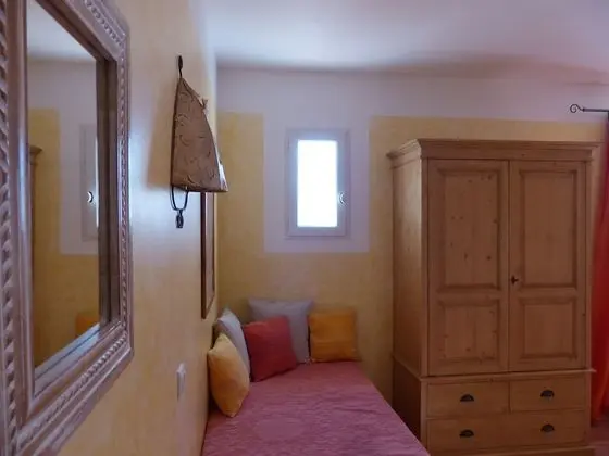 Üç Kişilik Oda