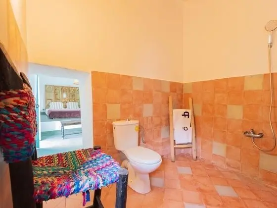 Traditional Tek Büyük Yataklı Oda