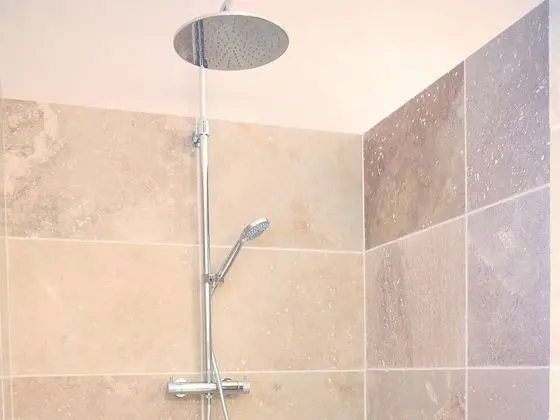 Superior Tek Büyük Yataklı Oda, Özel Banyo, Havuz Manzaralı (Chambre  Magnanerie)