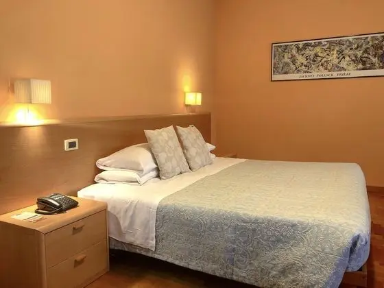 Family Üç Kişilik Oda, Birden Çok Yatak, Balkon, Avlu Manzaralı