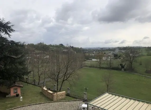Family Üç Kişilik Oda, Birden Çok Yatak, Balkon, Avlu Manzaralı