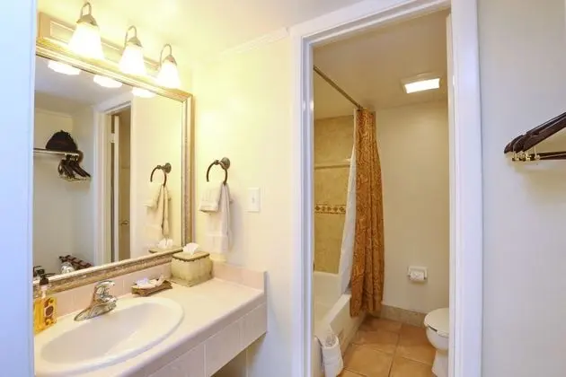 Deluxe Room, 2 Queen Beds, Ground Floor, Patio (No Oceanview)
