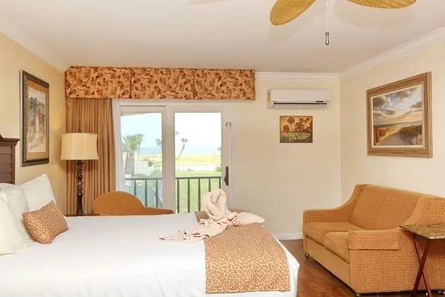 Deluxe Room, Partial Oceanview, 2 Queen Beds, Balcony