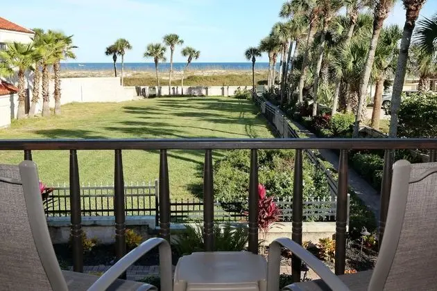 Deluxe Room, Partial Oceanview, 2 Queen Beds, Balcony