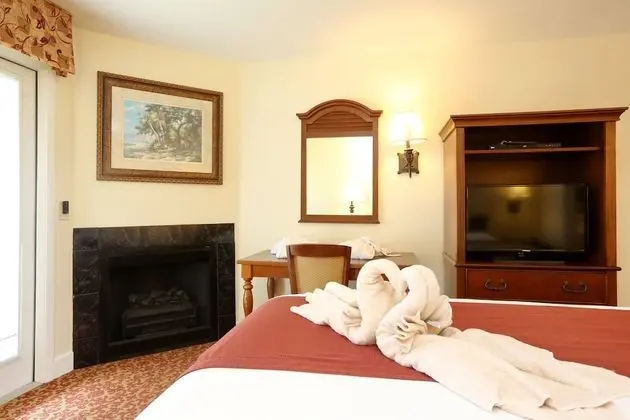 Two Story Townhouse Suite, Partial Oceanview, Jetted Tub