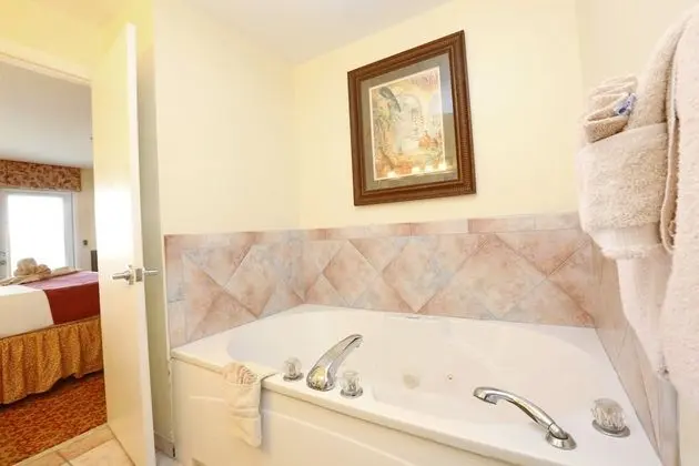 Two Story Townhouse Suite, Partial Oceanview, Jetted Tub
