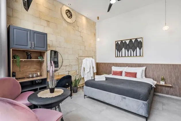 Royal Stüdyo Süit, Küvet, Bahçe Manzaralı