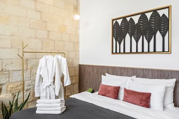 Royal Stüdyo Süit, Küvet, Bahçe Manzaralı