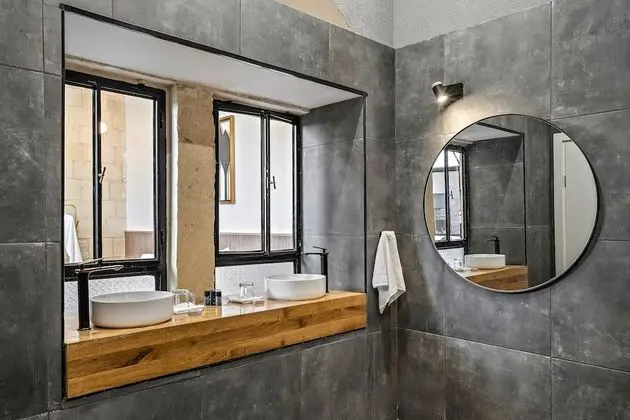 Royal Stüdyo Süit, Küvet, Bahçe Manzaralı