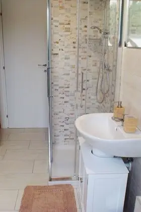 Comfort Tek Büyük veya İki Ayrı Yataklı Oda