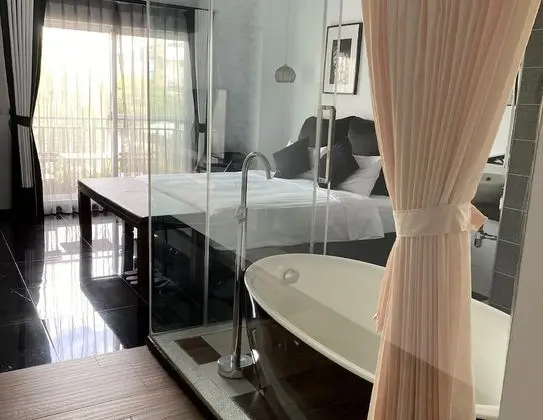 Deluxe Tek Büyük Yataklı Oda (1)
