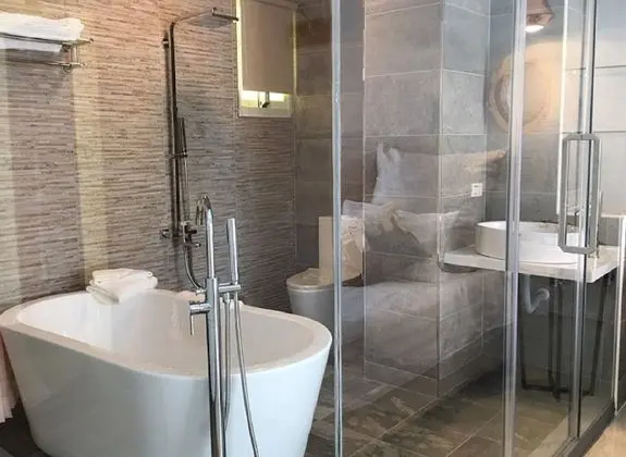Deluxe Tek Büyük Yataklı Oda (2)