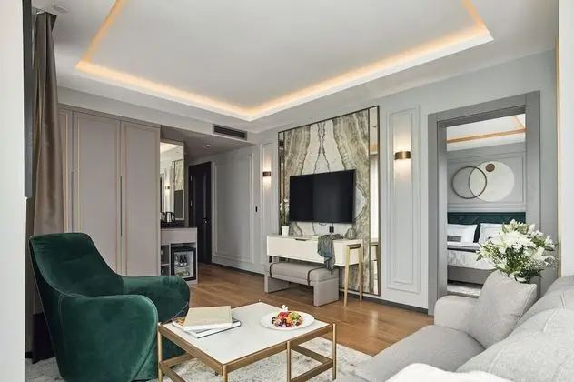Deluxe Süit, Kısmi Deniz Manzaralı