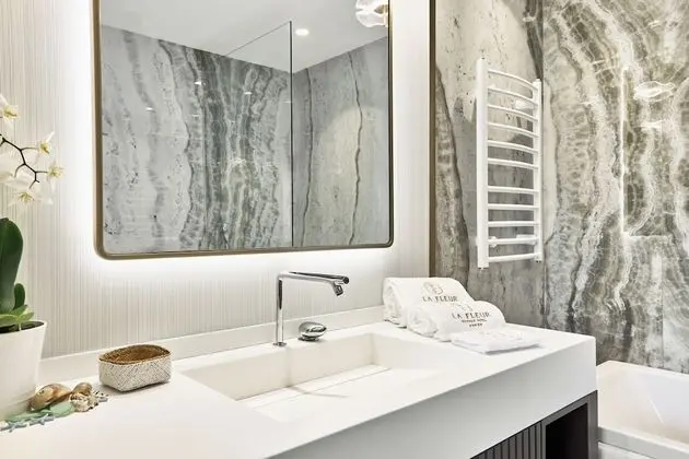Deluxe Süit, Kısmi Deniz Manzaralı