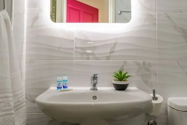Design Tek Büyük veya İki Ayrı Yataklı Oda