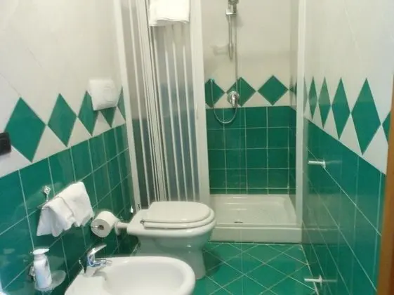 Dört Kişilik Oda, Deniz Manzaralı