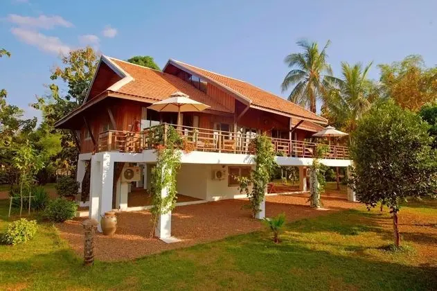 Villa (Residence)