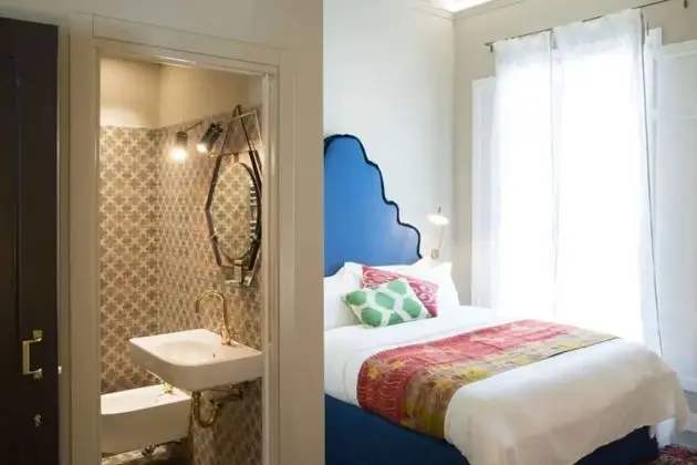 Deluxe Tek Büyük Yataklı Oda