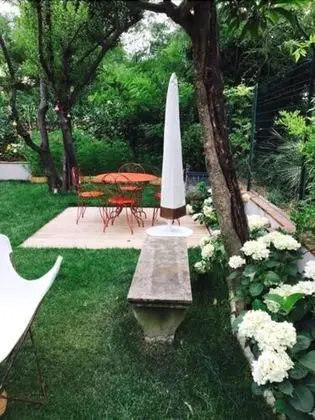 Tek Büyük Yataklı Oda, Bahçe Manzaralı