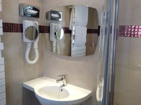 Standard Tek Büyük veya İki Ayrı Yataklı Oda, Şehir Manzaralı