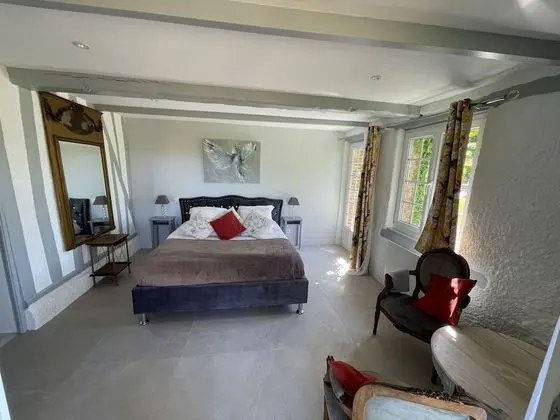 Exclusive Tek Büyük Yataklı Oda