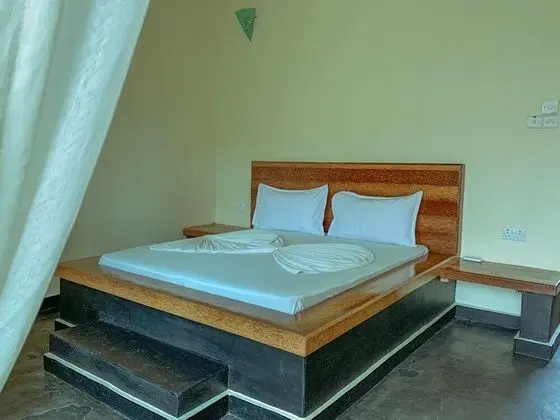 Premium Tek Büyük Yataklı Oda, Kısmi Deniz Manzarası
