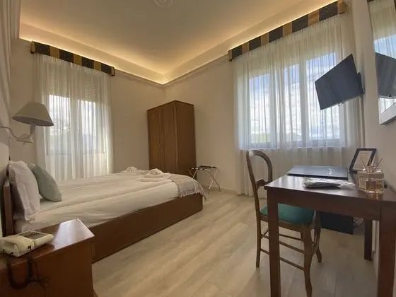 Standard Oda, 1 Büyük (Queen) Boy Yatak, Göl Manzaralı