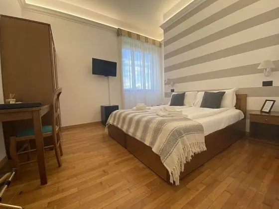 Standard Oda, 1 Büyük (Queen) Boy Yatak, Göl Manzaralı