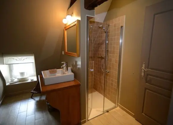 Comfort Tek Büyük Yataklı Oda, Özel Banyo, Bahçe Manzaralı (Parenthèse champêtre)