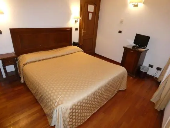 1 Çift Kişilik Veya 2 Tek Kişilik Yatak Canal View