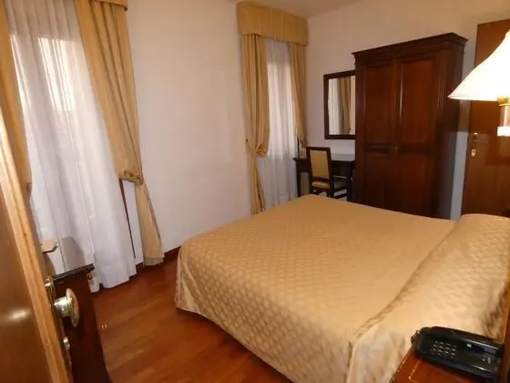 1 Çift Kişilik Veya 2 Tek Kişilik Yatak Canal View