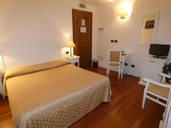 1 Çift Kişilik Veya 2 Tek Kişilik Yatak Canal View