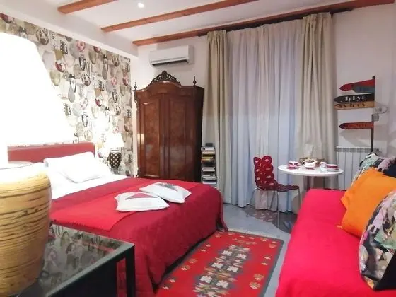 Comfort Tek Büyük Yataklı Oda