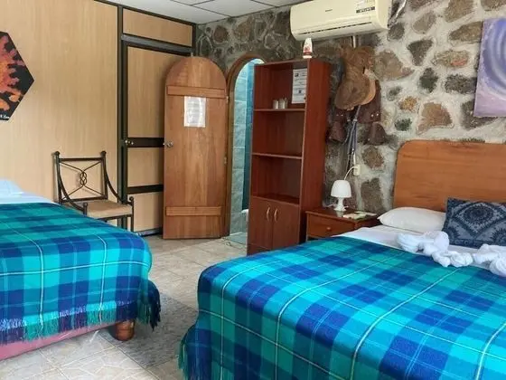 Üç Kişilik Oda