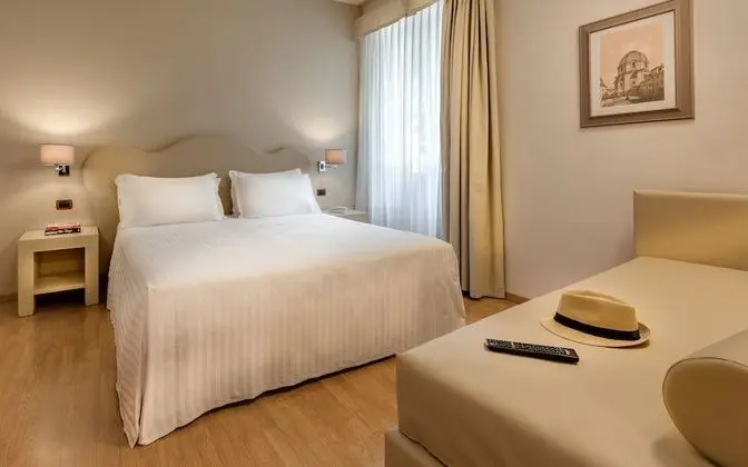 Standard Üç Kişilik Oda, Zemin Kat