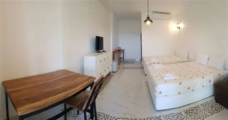 Deluxe Twin Beds
